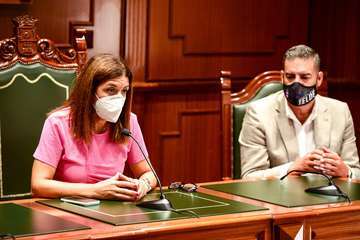 Recibimiento de la alcaldesa de Telde y ofrenda al Santo Cristo/TA.